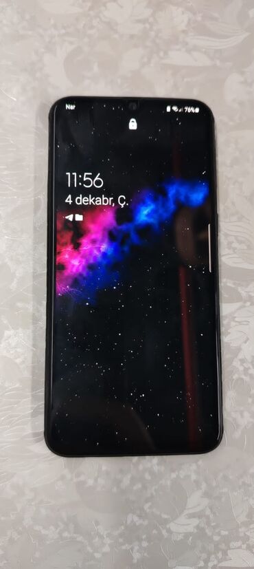 işlənmiş samsung telefonları: Samsung Galaxy A40, 64 ГБ, цвет - Черный, Отпечаток пальца