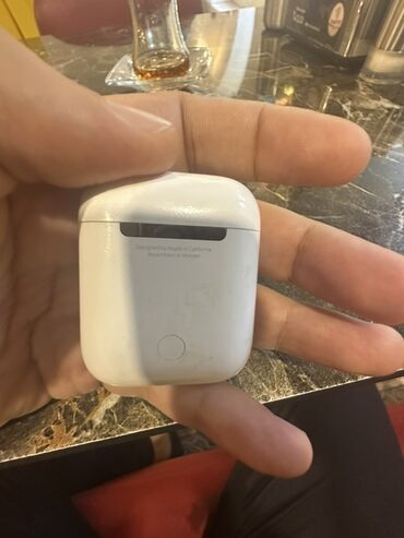 Информатика: Б/у Беспроводные (Bluetooth) Наушники, Apple, цвет - Белый