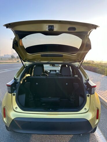 Toyota: Toyota Yaris: 1.5 l | 2022 il Krossover — 3