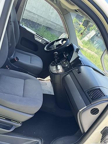 два авто: Volkswagen Multivan: 2004 г., 2.5 л, Механика, Дизель, Минивэн — 7