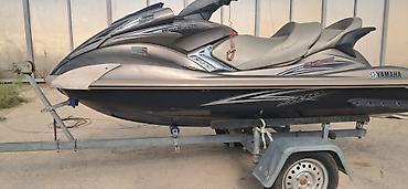su popasi: Yamaha WaveRunner SHO hidroskuteri, treyler ilə birlikdə - — 1