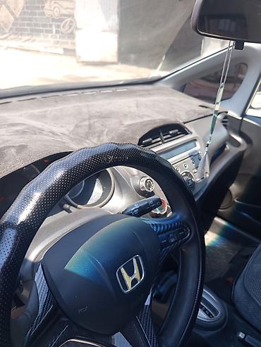 bugatti veyron: Honda Fit: 2010 г., 1.5 л, Автомат, Бензин, Хэтчбэк — 6