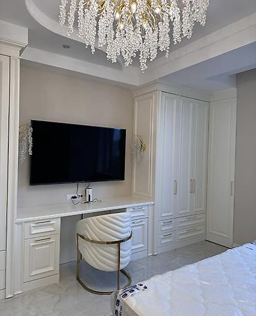 standing mirror: Спальный гарнитур в классическом стиле Состав и особенности: - — 3