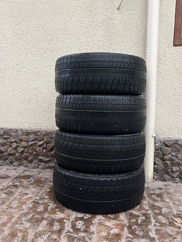 Шины: Шины 245 / 40 / R 18, Зима, Б/у, Комплект, Легковые, Bridgestone