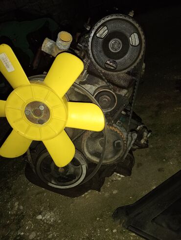 maşın ucun işıqlar: Məhsul: Avtomobil mühərriki komplekti Təsvir: - 4 silindrli benzin