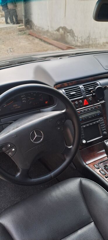 Mercedes-Benz: Mercedes-Benz E-Class (W210), qara rəng, sedan kuzov. Xarici — 10