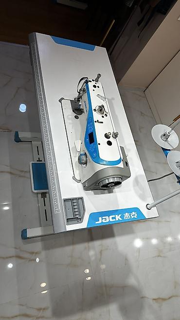 Peşəkar sənaye tikiş maşını Jack A4 satılır. İdeal işlək