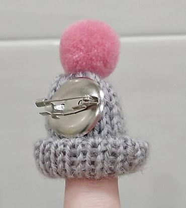 брошки: Брошь вязаные “Зимние шапочки” ❄️ Милые и стильные брошки в виде — 5