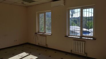 аренда помещения под массажный кабинет: Сдаю Офис, 28 м², В торговом центре, 1 линия