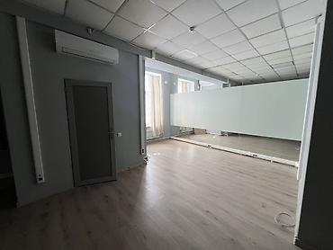 центр: Аренда офисов, 350 м², В жилом комплексе, 1 линия, С оборудованием, С отдельной кухней — 4