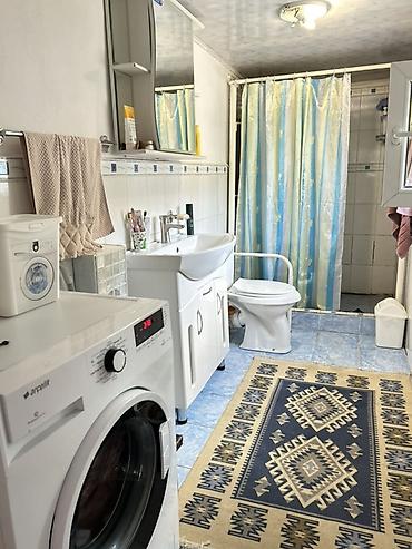 Продажа коттеджей и домов: Продается большой дом в центре г. Нарын 📍 Адрес: ул. Торобаева. Дом — 18