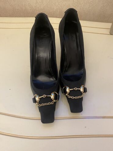 Tuflilər: Tuflilər, YSL, Ölçü: 37, rəng - Mavi, Yeni — 24