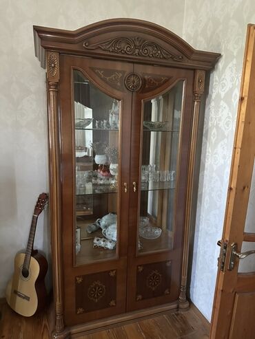 Açılan, 2 qapılı Düz dolab, Servant
