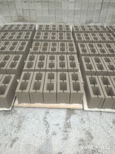 строители токмок: Продаю пескоблок качественный 20/400 и 15/400. тольщина стенки 30мм