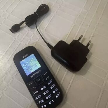кнопочный самсунг: Samsung E1252, Б/у, цвет - Черный, 2 SIM