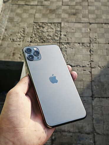 Apple iPhone: IPhone 11 Pro Max, Б/у, 64 ГБ, Серебристый, Зарядное устройство, Защитное стекло, Кабель, 74 %