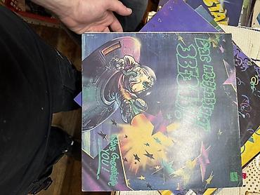 vinil: Vinil plastinkalar kolleksiyası təqdim olunur. Şəkillərdə müxtəlif — 8