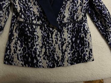 Sakoi: H&M, L, Viskoza — 9