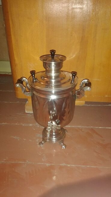 Aspiratorlar: Samovar – metal korpuslu, klassik kömür/odunla işləyən model