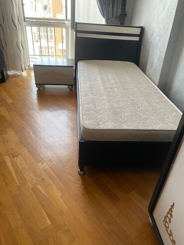 двухместная кровать: Çarpayı satılır. Yeni alınıb az istifadə oıunub. Təcili köç ilə bağlı