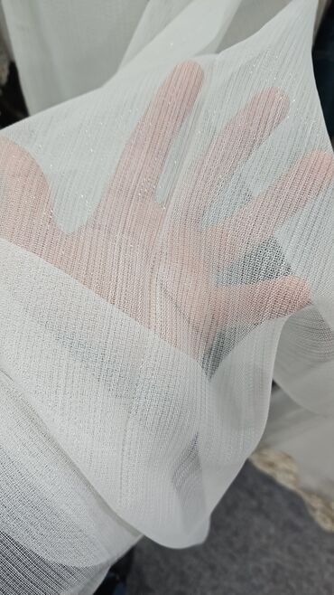 Parçalar: Ağ rəngli, şəffaf tül parça. Yüngül və zərif görünüşü ilə pərdələr — 8