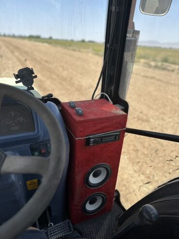 Другие тракторы: Трактор колесный с кабиной, универсальный для полевых работ. Основные — 5