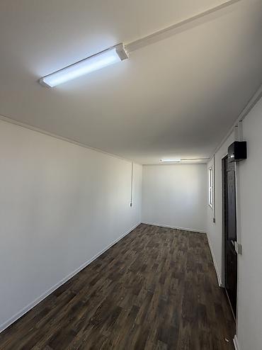 kantener: Mavi rəngli modul/konteyner otaq - Ölçü təxmini: 6 m uzunluq, 2.4 m — 6