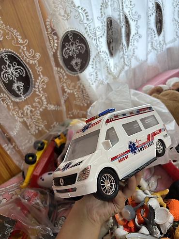 interaktiv oyuncaq itlər: Uşaq oyuncağı – Təcili Tibbi Yardım maşını (ambulans) modeli 12 manata — 3