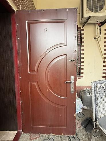 otaq qapi: 4eded ev qapısı,1eded maşın krasqadı ilə renglenmish qapı.Endirim — 4