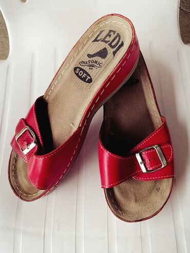 censoresivi bodi a: Fashion slippers, Leon, 40