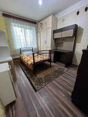 Uzunmüddətli kirayə mənzillər: Orta temirlidi Kombi sistemi var 2 kindisoneri var 2yataq var real — 10