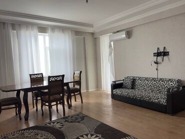 5 otaqlı mənzillər: 3 комнаты, Новостройка, 130 м²