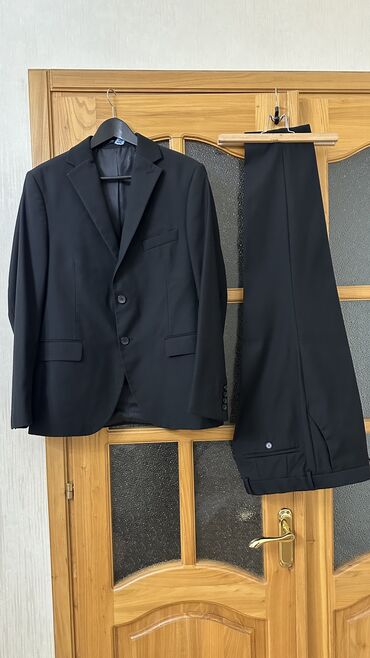пиджак 48: Костюм 4XL (EU 48), цвет - Черный
