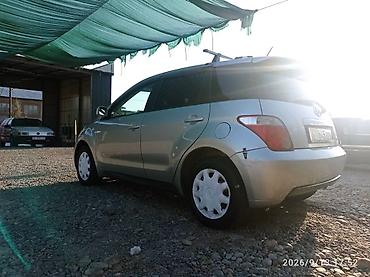 бензин муравей: Toyota Ist: 2002 г., 1.3 л, Автомат, Газ, Хэтчбэк — 2