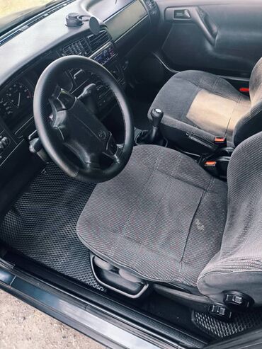 Volkswagen: Volkswagen Vento: 1997 г., 1.8 л, Механика, Бензин, Седан — 11