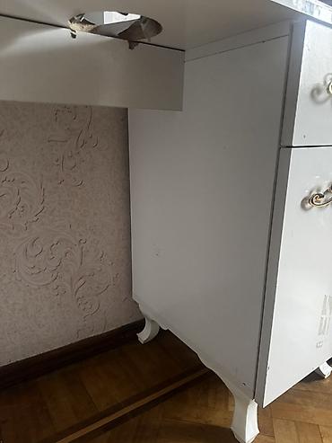 salon oturacaqlari: Düz masa, Siyirməli, Polkalı, Laminat, Kredit yoxdur — 4