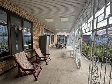 загородный дом с бассейном: 5 комнат, 220 м², 9 соток, Бишкек, Ак-Ордо 2 ж/м Собственник — 1