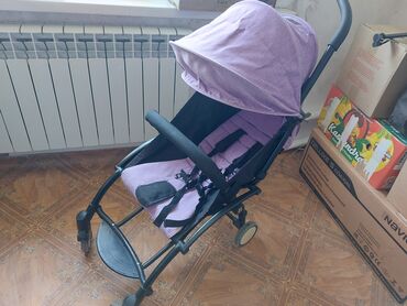 куплю детскую коляску: Коляска, цвет - Фиолетовый, Б/у