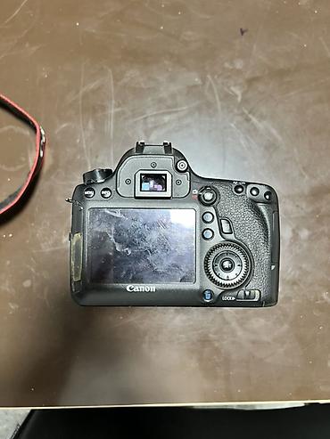 digital camera: Фотоаппарат Canon EOS (зеркальная камера серии 5D) с широкоугольным — 3