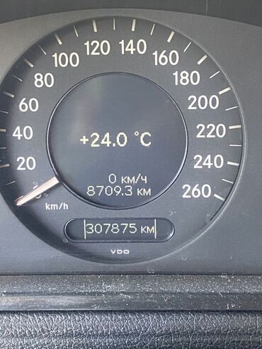 Mercedes-Benz: Mercedes-Benz E 220: 2.2 l | 2008 il Sedan — 9