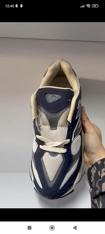 Patike: 40-45 4900 crne su 36-44 ostale 40 do 44 — 5