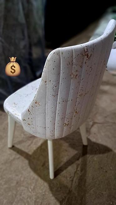 salon masa: Oturacaq rəng seçimi var — 1