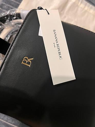 kipling monkey: Стильная мини-сумка Banana Republic из натуральной кожи - идеальный — 5