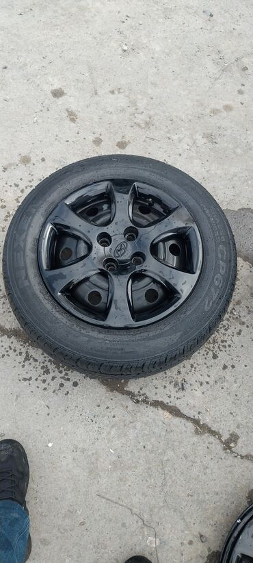 225 50 17 teker: Disk təkər Hyundai 185 / 65 / R 15, 4 Boltlu