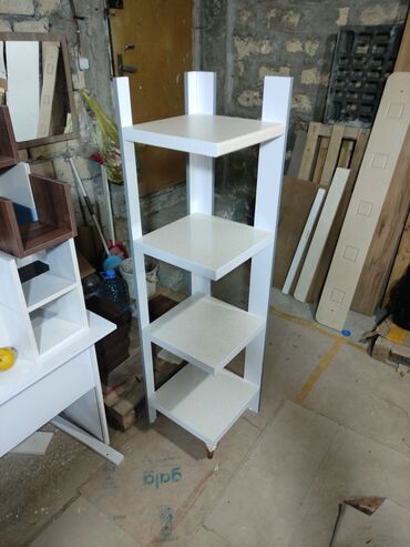 Digər ofis ləvazimatları: Rəf təzə keyfiyytətli mohkəm. Laminatdan olcusu 160 sm hunduru. 40*40 — 2