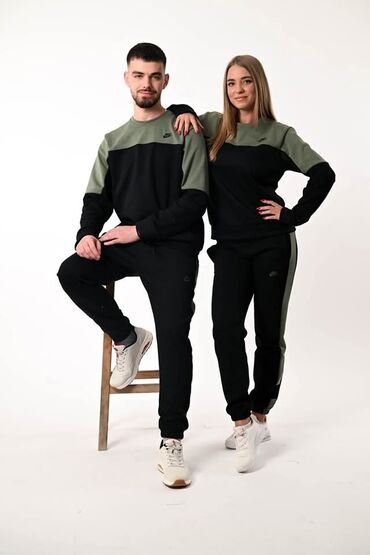 Gornji i donji deo: Novi modeli su stigli 🥰 Cena za komplet dve trenerke (muska i ženska — 11