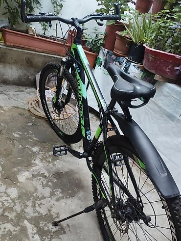 velo mtb: Veloriz 29 dağ velosipedi. Qara-yaşıl rəng kombinliyə malikdir və MTB — 6