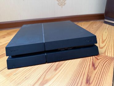 lavaş bişirən aparat: SONY PLAYSTATİON 4 PRO (PS4) İdeal vəziyətdədir. Az işlənib