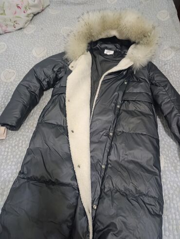 длинное трикотажное платье с капюшоном: Пуховик, Длинная модель, Стеганый, L