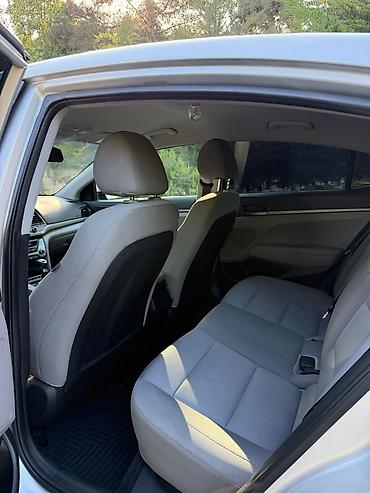 Hyundai: Hyundai Elantra: 2 l | 2017 il Sedan — 13